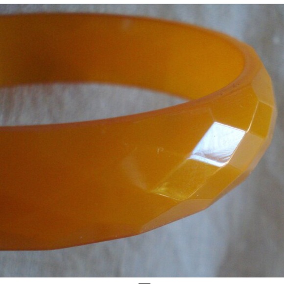 Vintage Bakelite Bangles - Set of 4 Bracelets - Picture 4 of 5